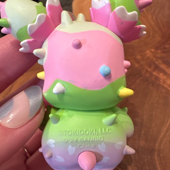 🍒🌸💕Pochacco Hello Kitty TokiDoki Cherry Blossom series 3 collectible figurine - Picture 4 of 11